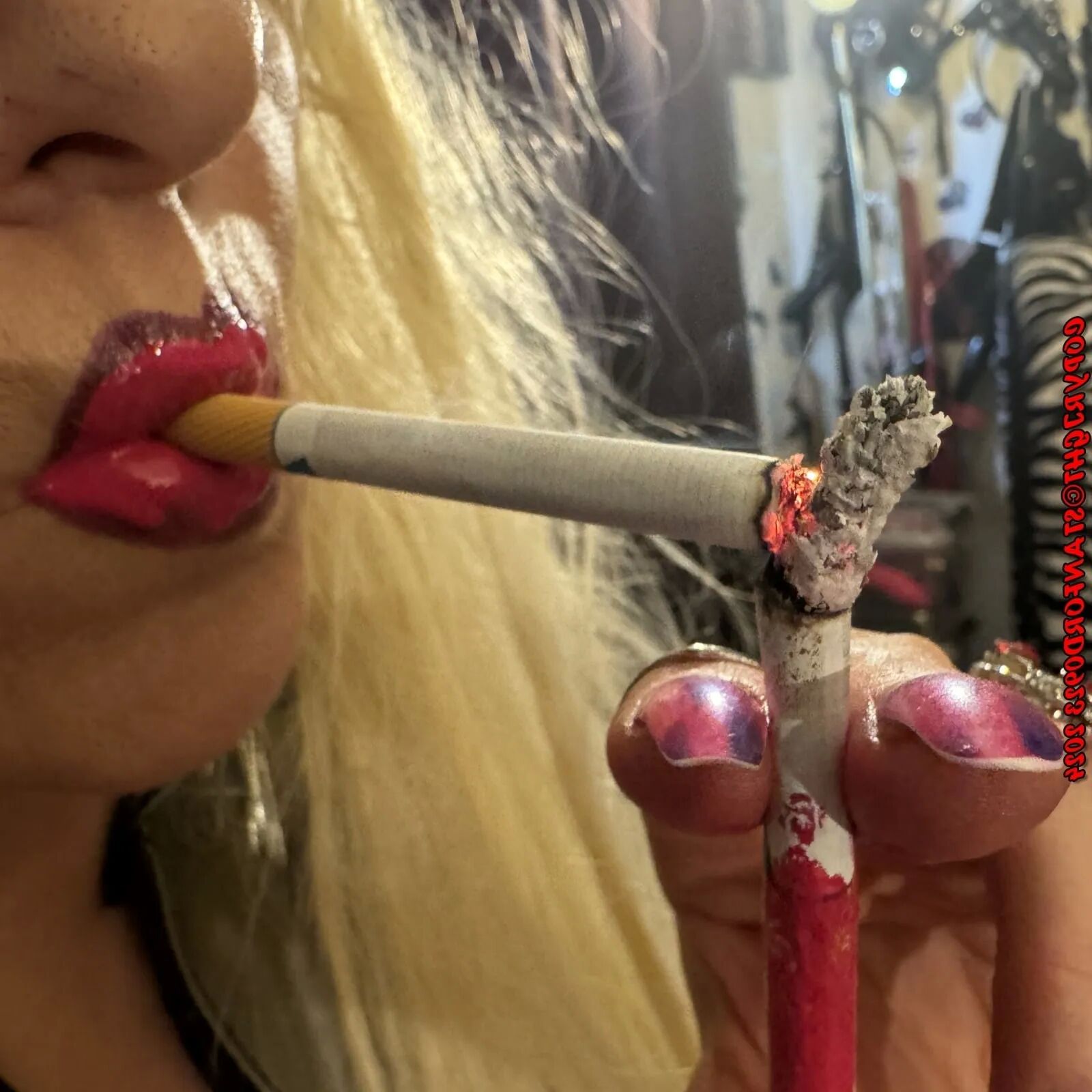 MESSY LIPSTICK - 157 Pics