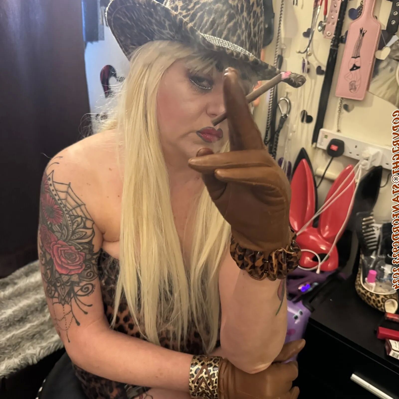 LET OTHER MEN FUCK SHIRLEY - 97 Pics