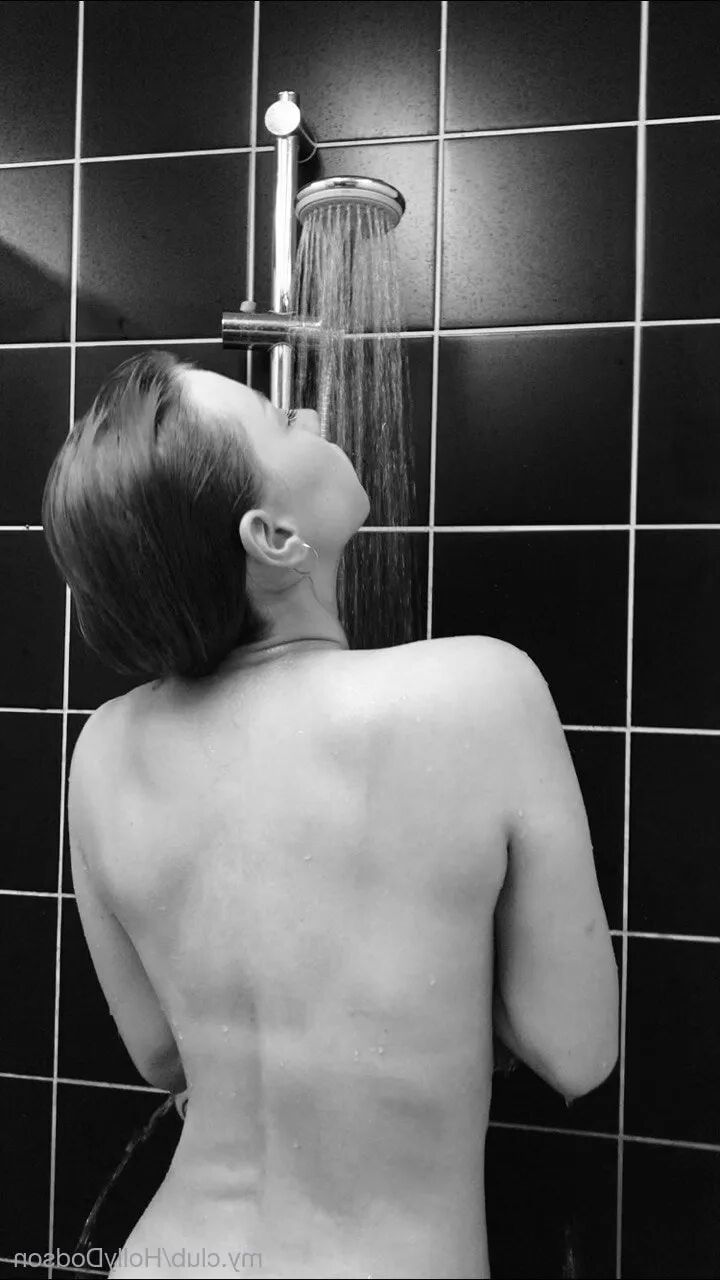 Gwen Free Photos - 24 Pics