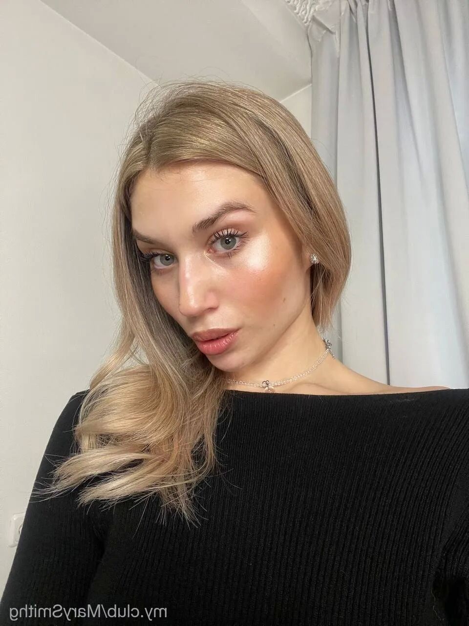 Lily Free Photos - 9 Pics