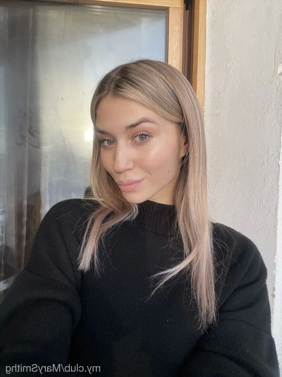 Lily Free Photos - 9 Pics