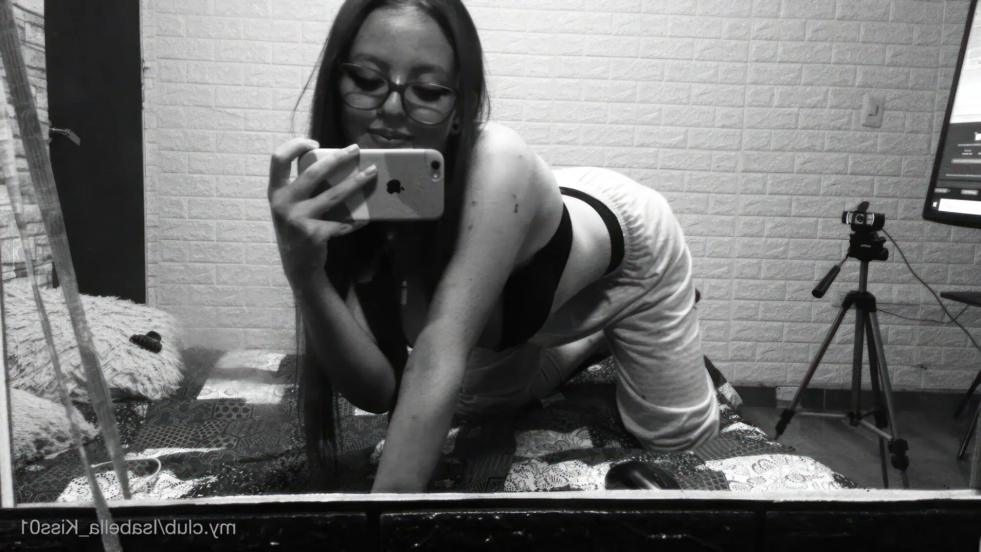Isabella Kiss Free Photos - 37 Pics