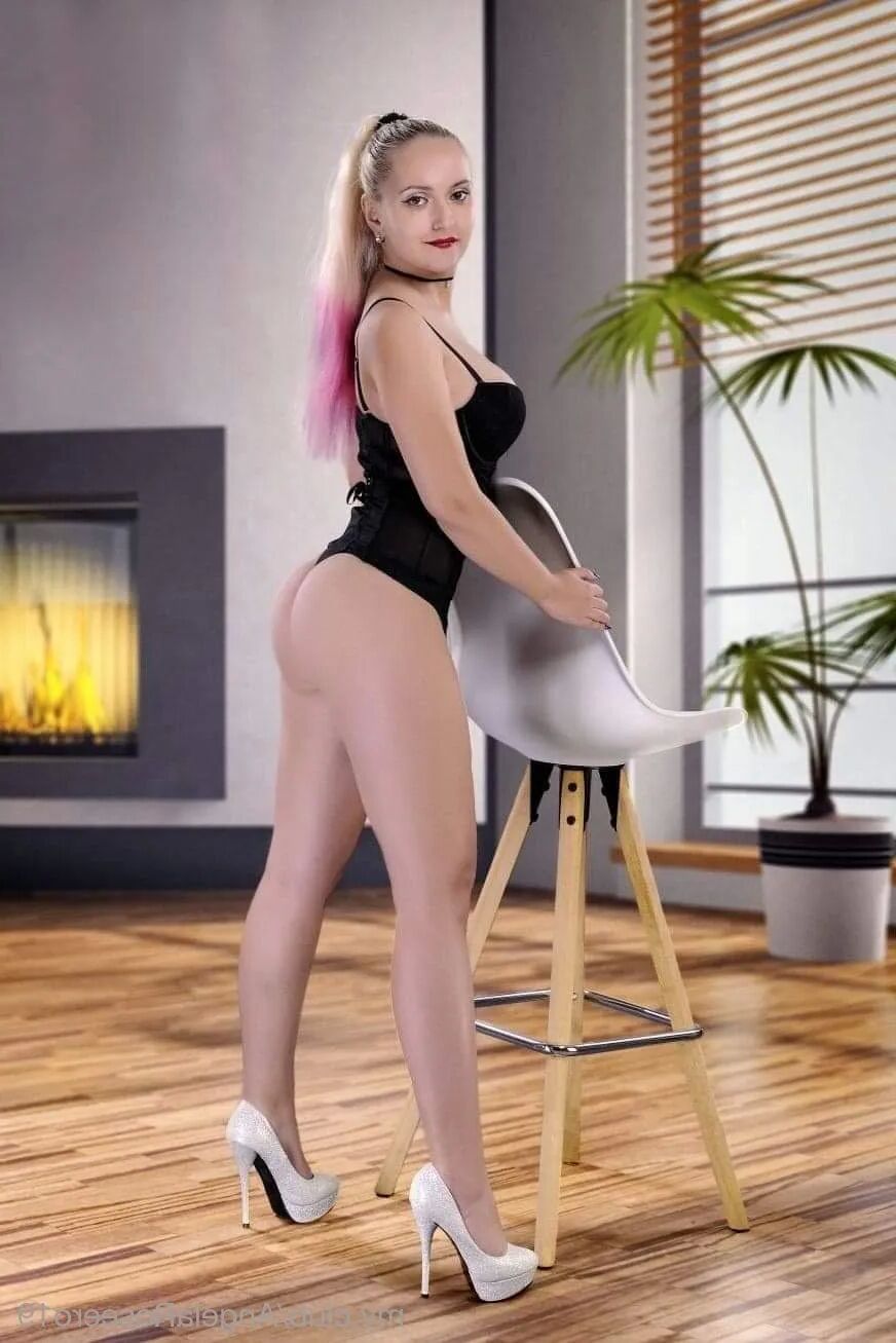 Angela Free Photos - 5 Pics