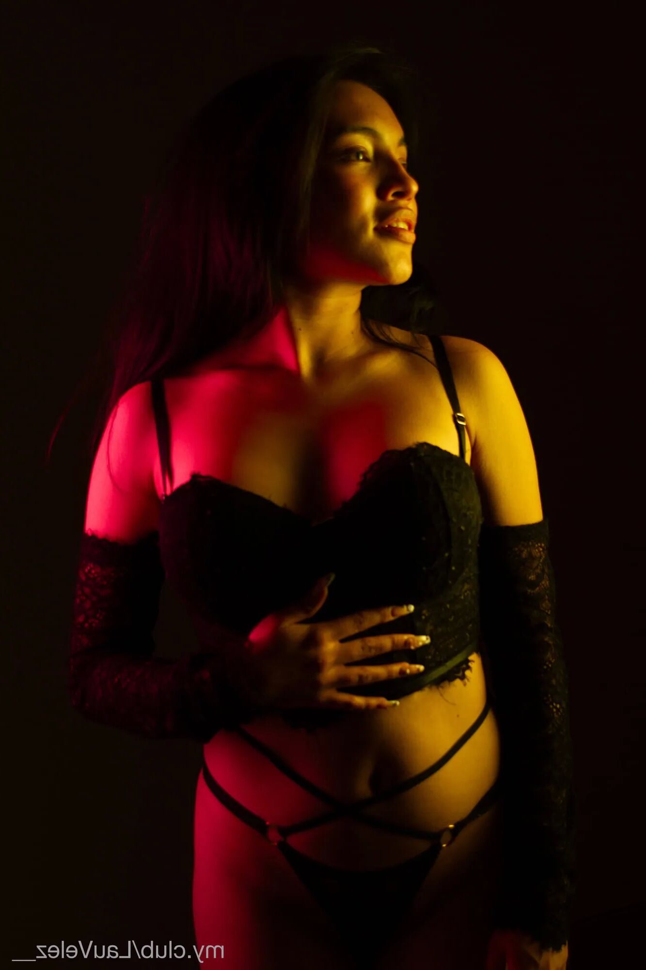 Lau Velez Free Photos - 8 Pics