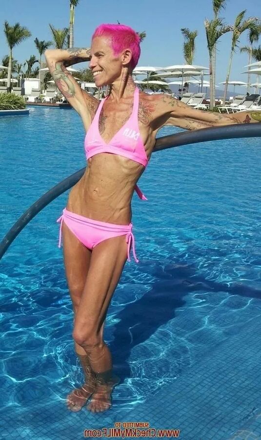 Check My MILF Hot on on the beach - 11 Pics