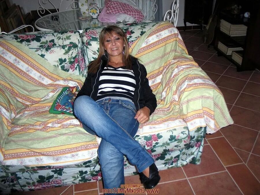 Check My MILF Hot soccer Mom - 10 Pics