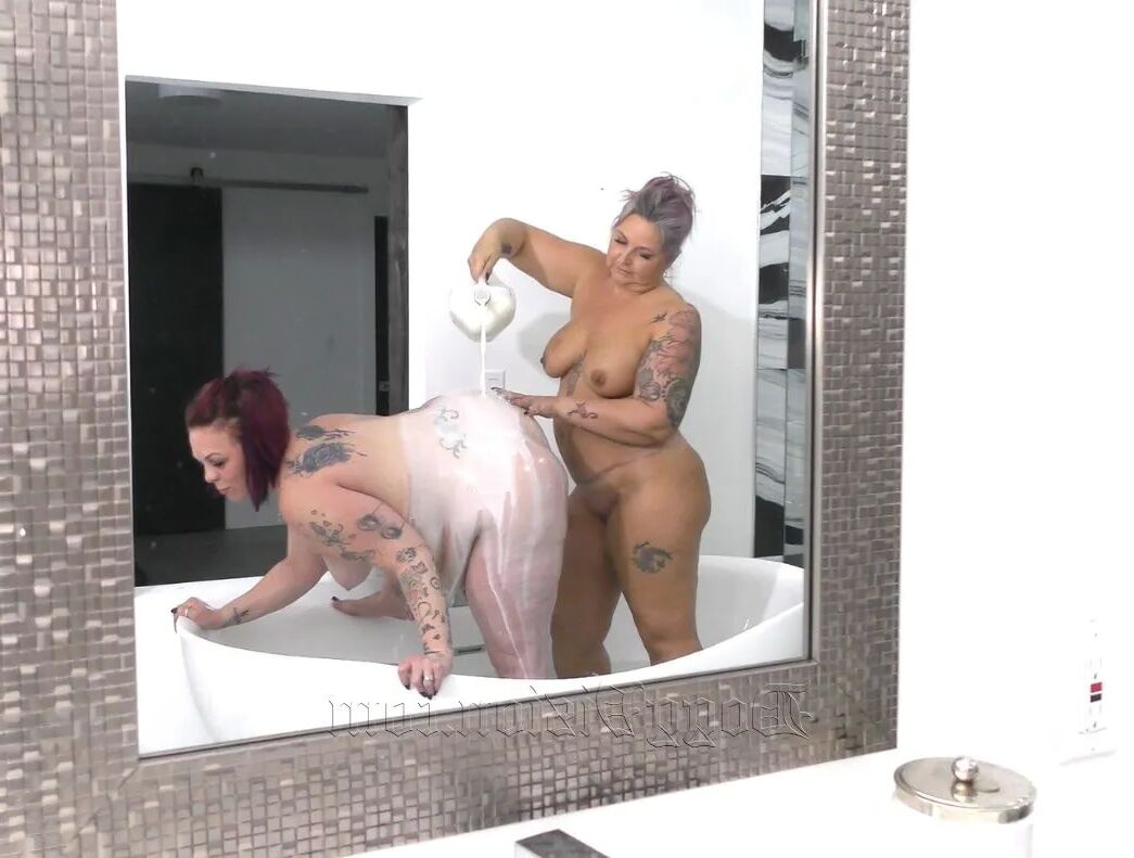 Mature Lesbian Milk Bath - 7 Pics