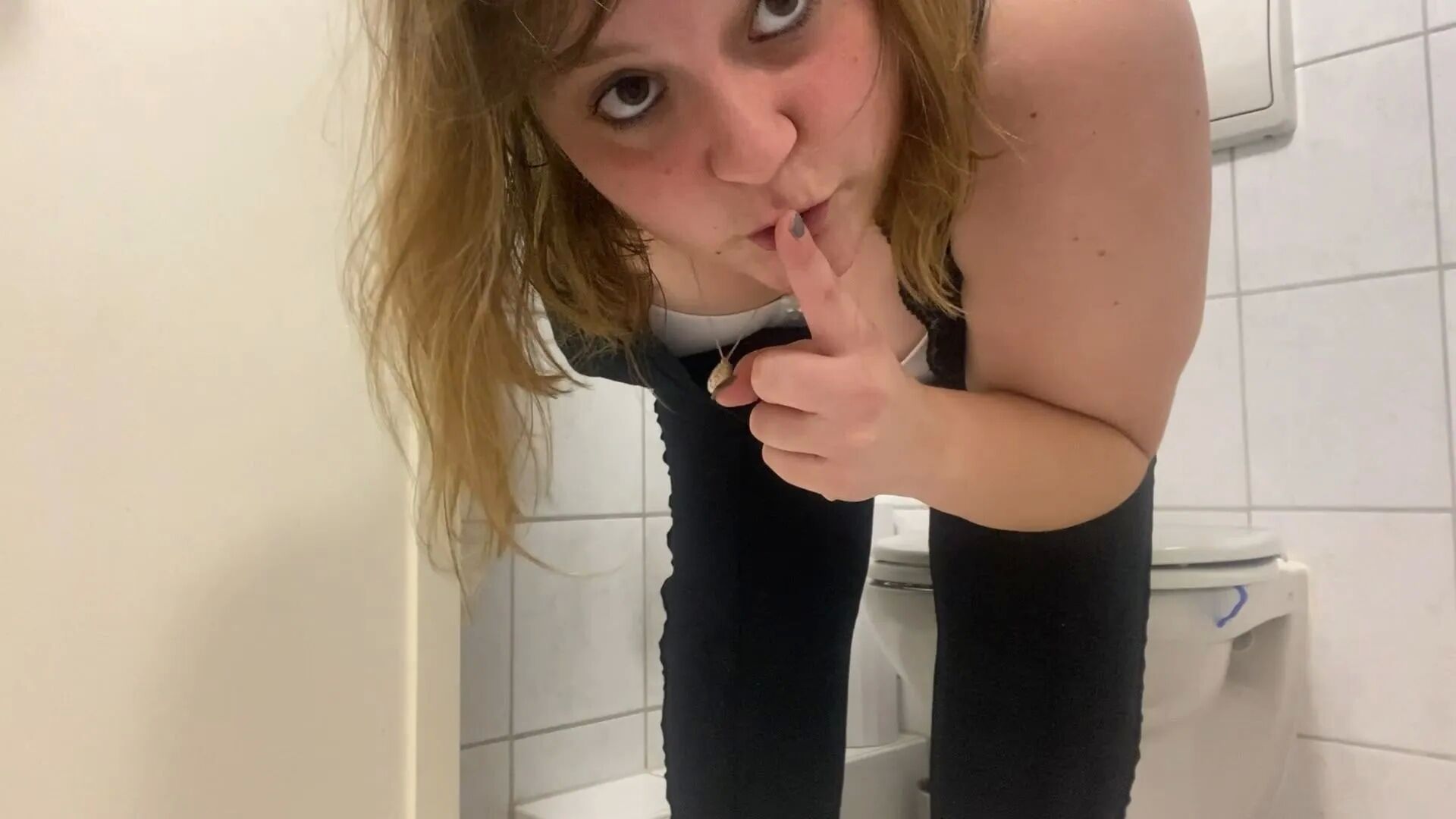 Random Video Previews - 6 Pics