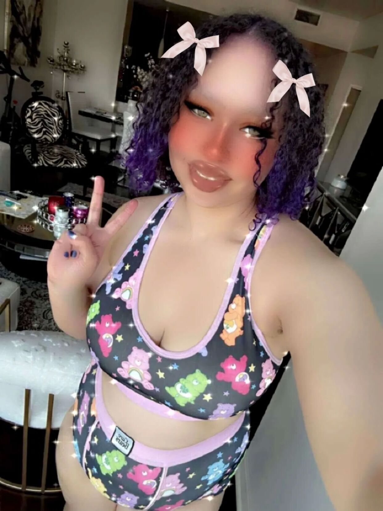 Sexy Big Titty Egirl Aamira Ardalan - 7 Pics