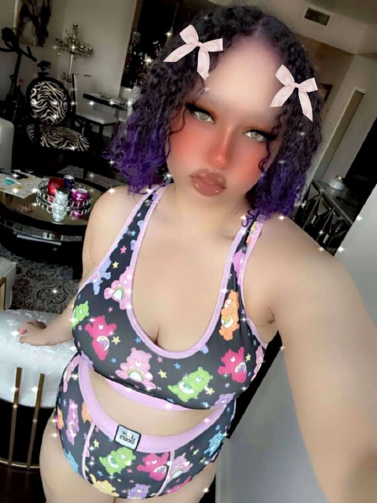 Sexy Big Titty Egirl Aamira Ardalan - 7 Pics