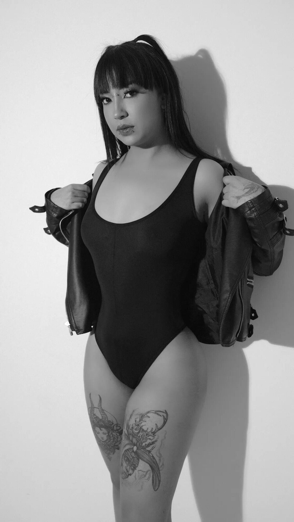 Black and white - 6 Pics
