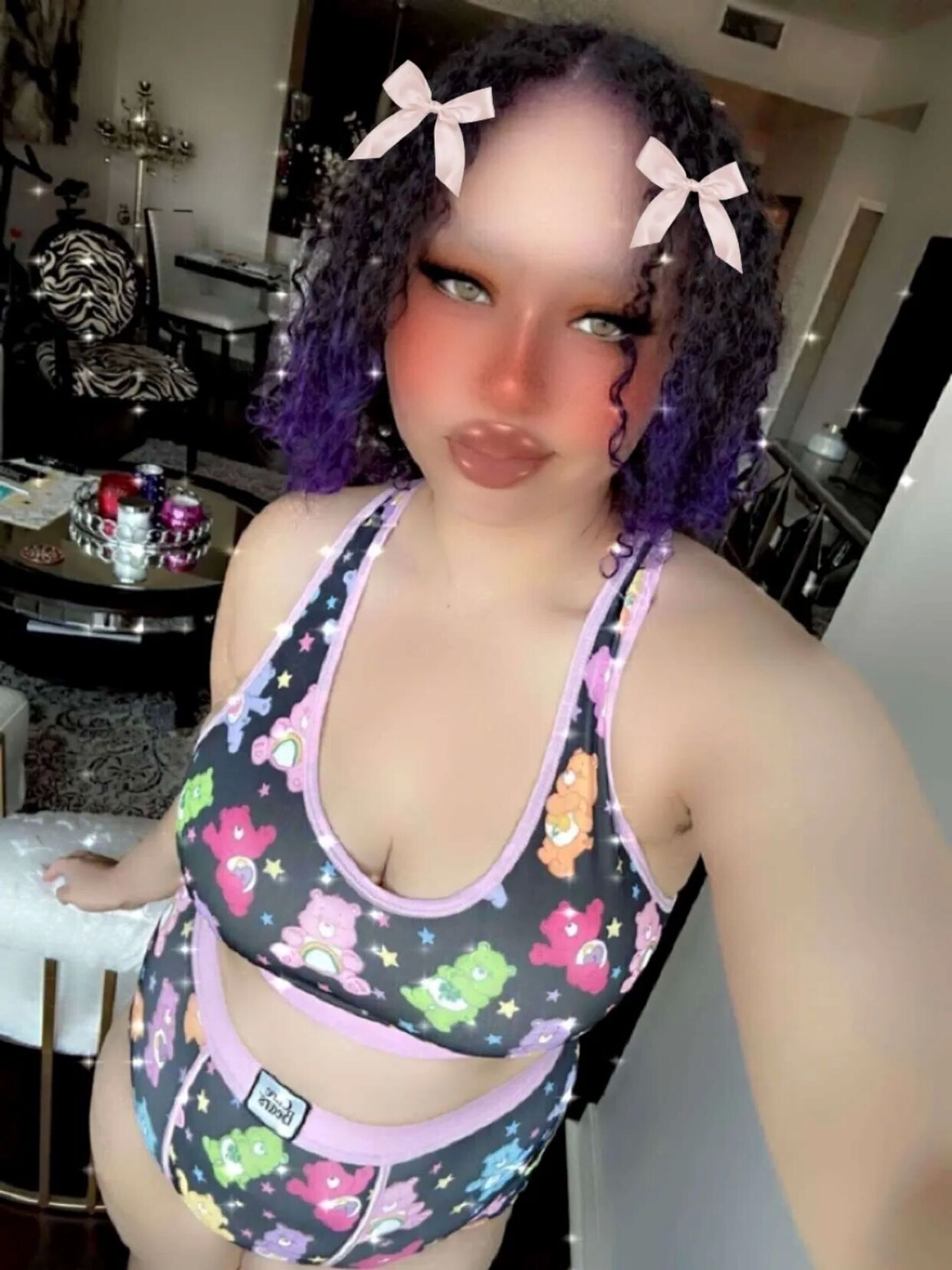 Sexy Big Titty Egirl Aamira Ardalan - 7 Pics