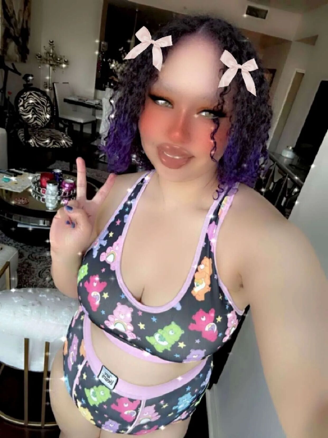 Sexy Big Titty Egirl Aamira Ardalan - 7 Pics