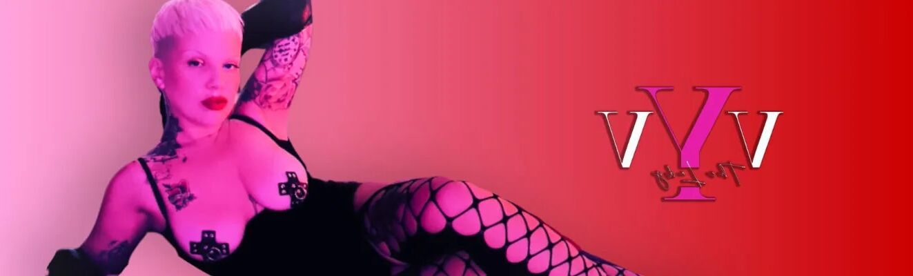THE LADY VYV - 9 Pics