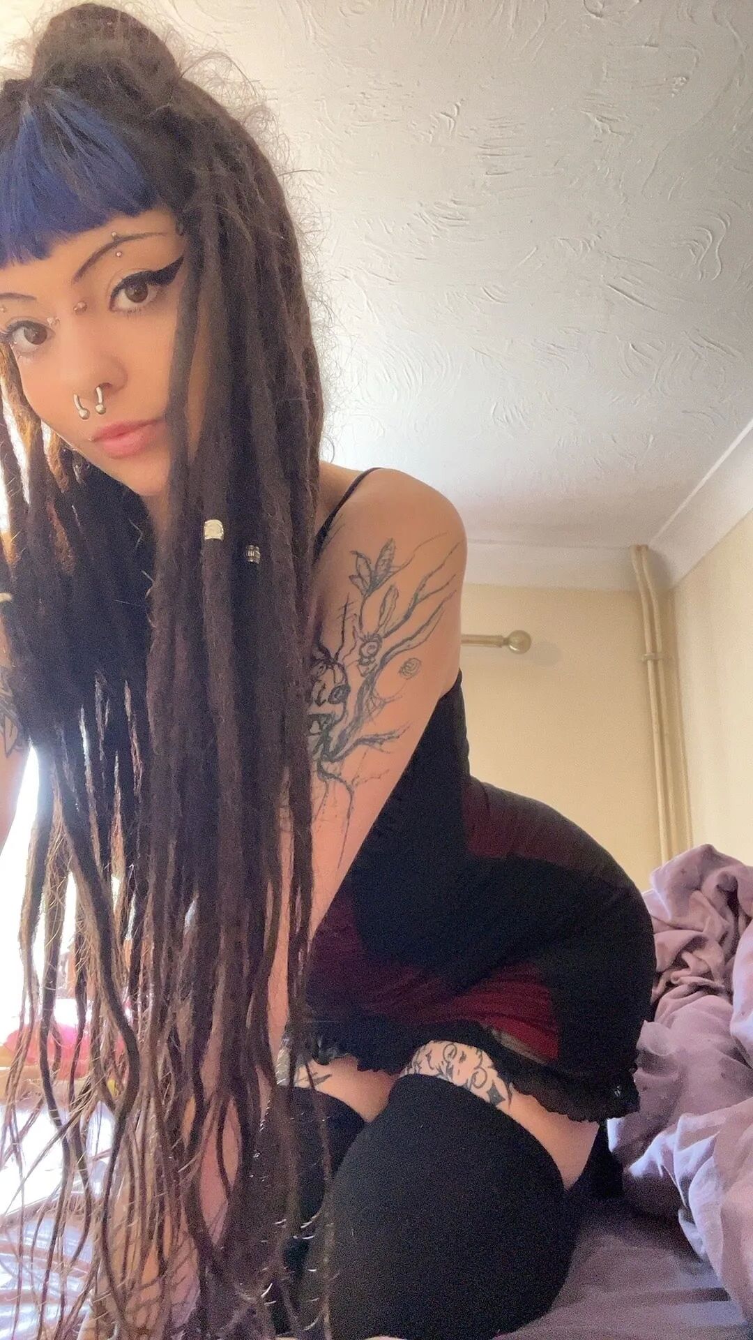 Bambi Fae - 15 Pics