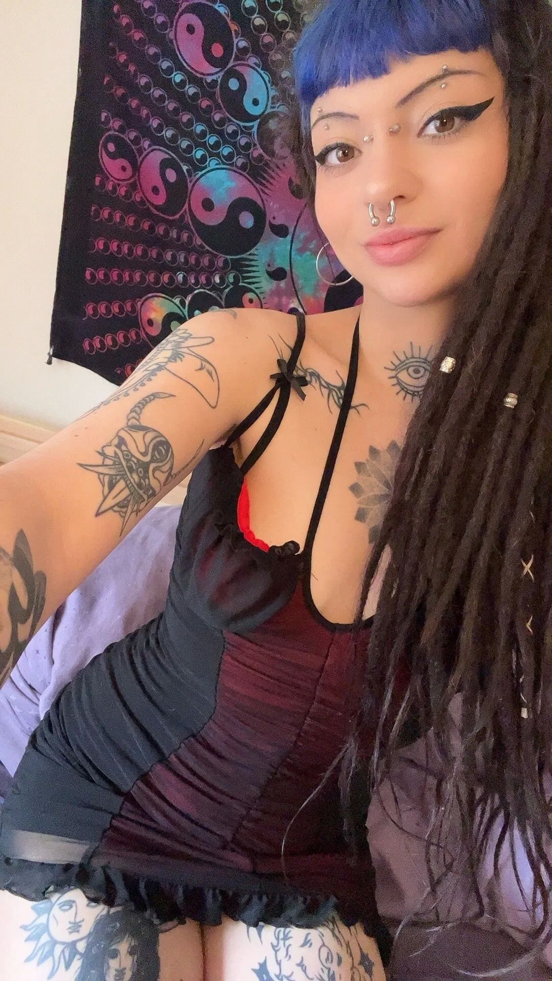 Bambi Fae - 15 Pics