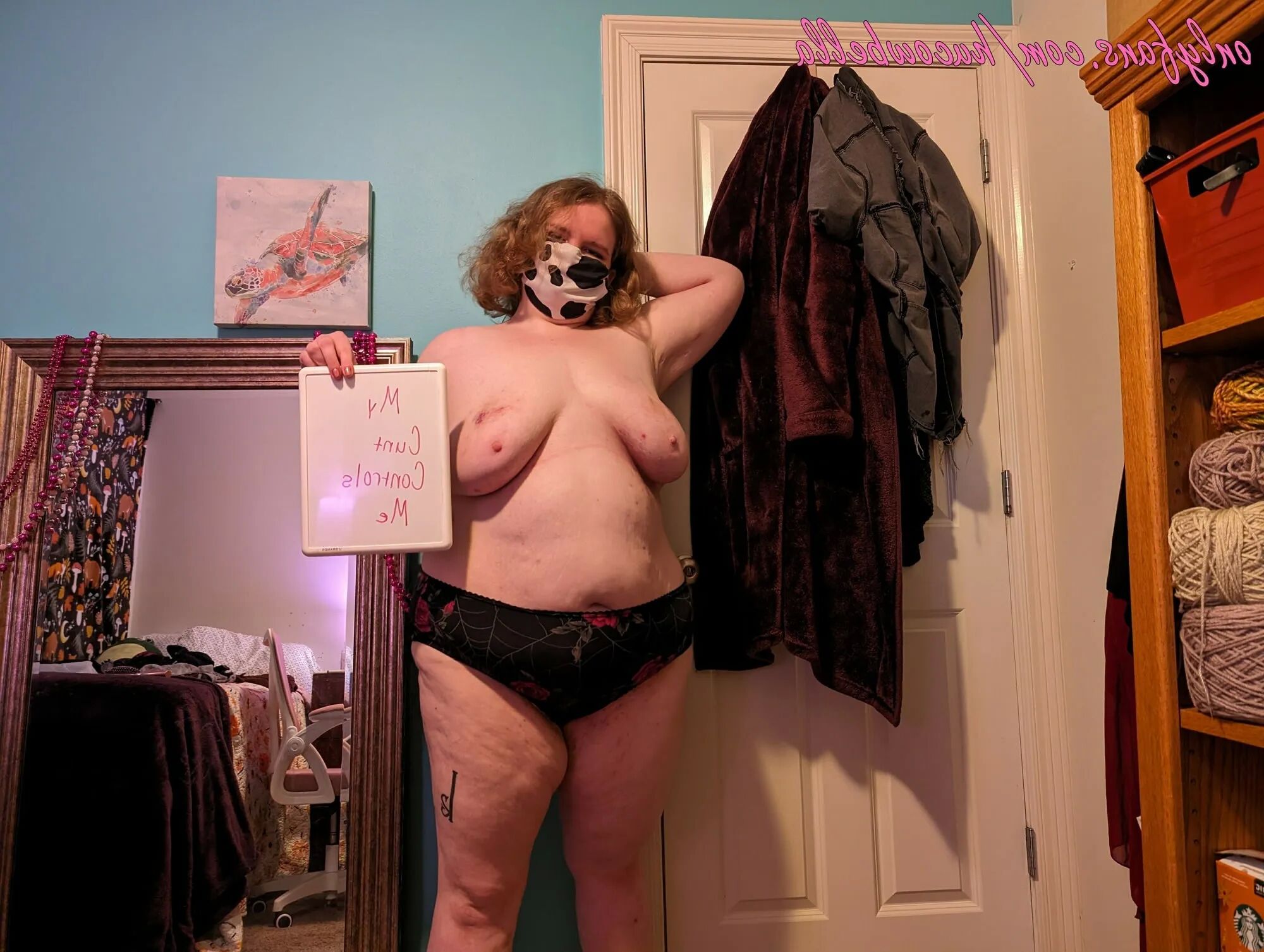 Hucowbella for International Cunts day - 24 Pics