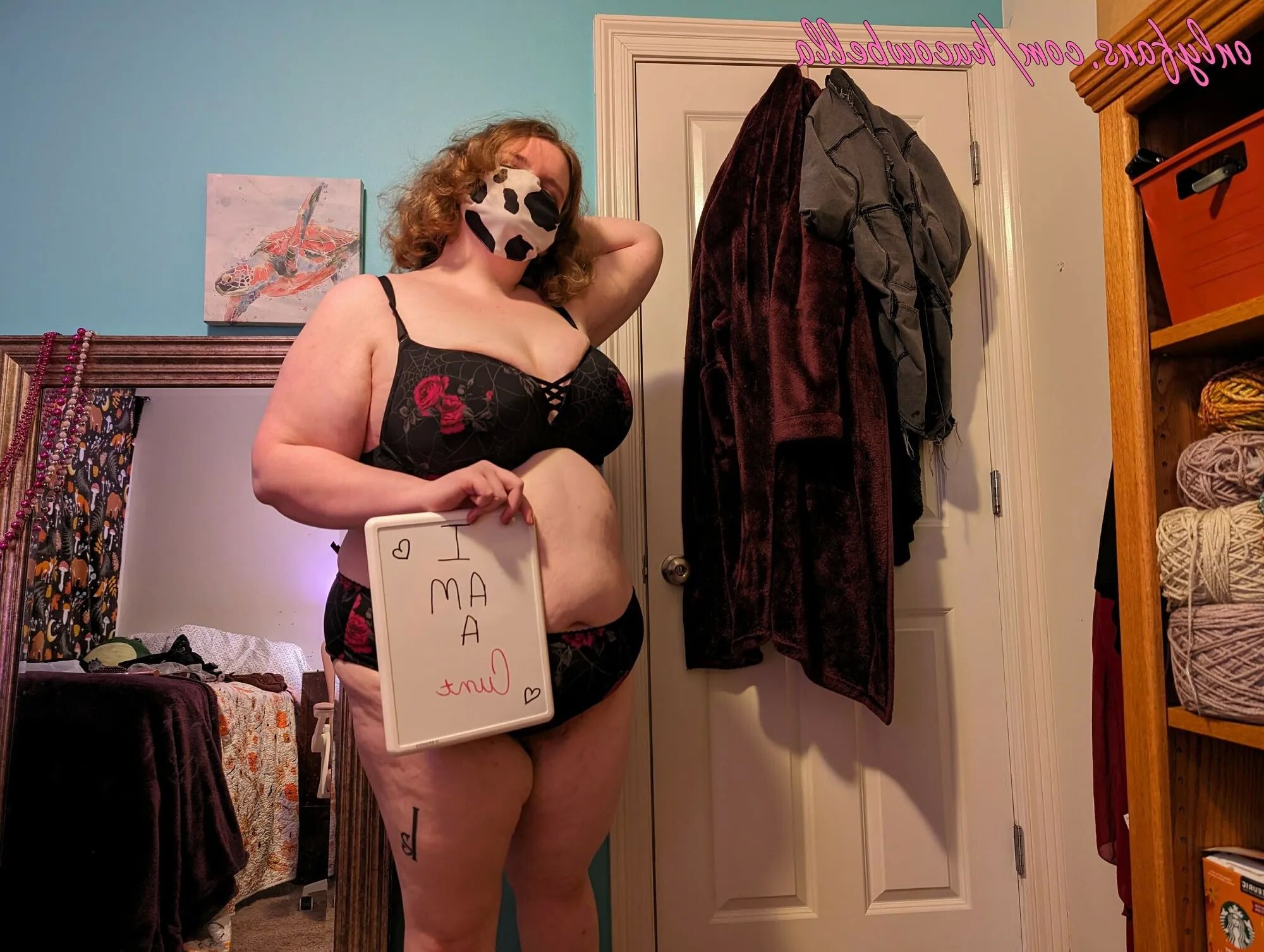 Hucowbella for International Cunts day - 24 Pics