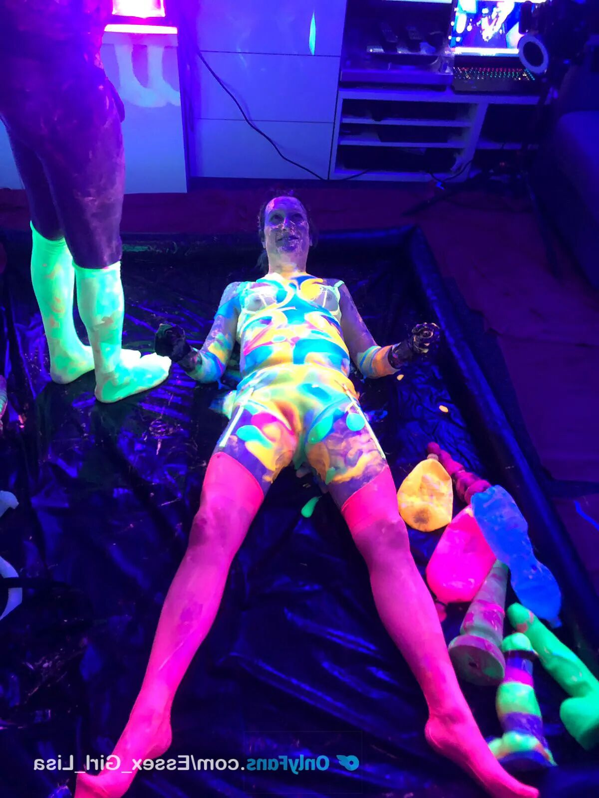Playing with glow in the dark UV slime with my slave - 14 Pics