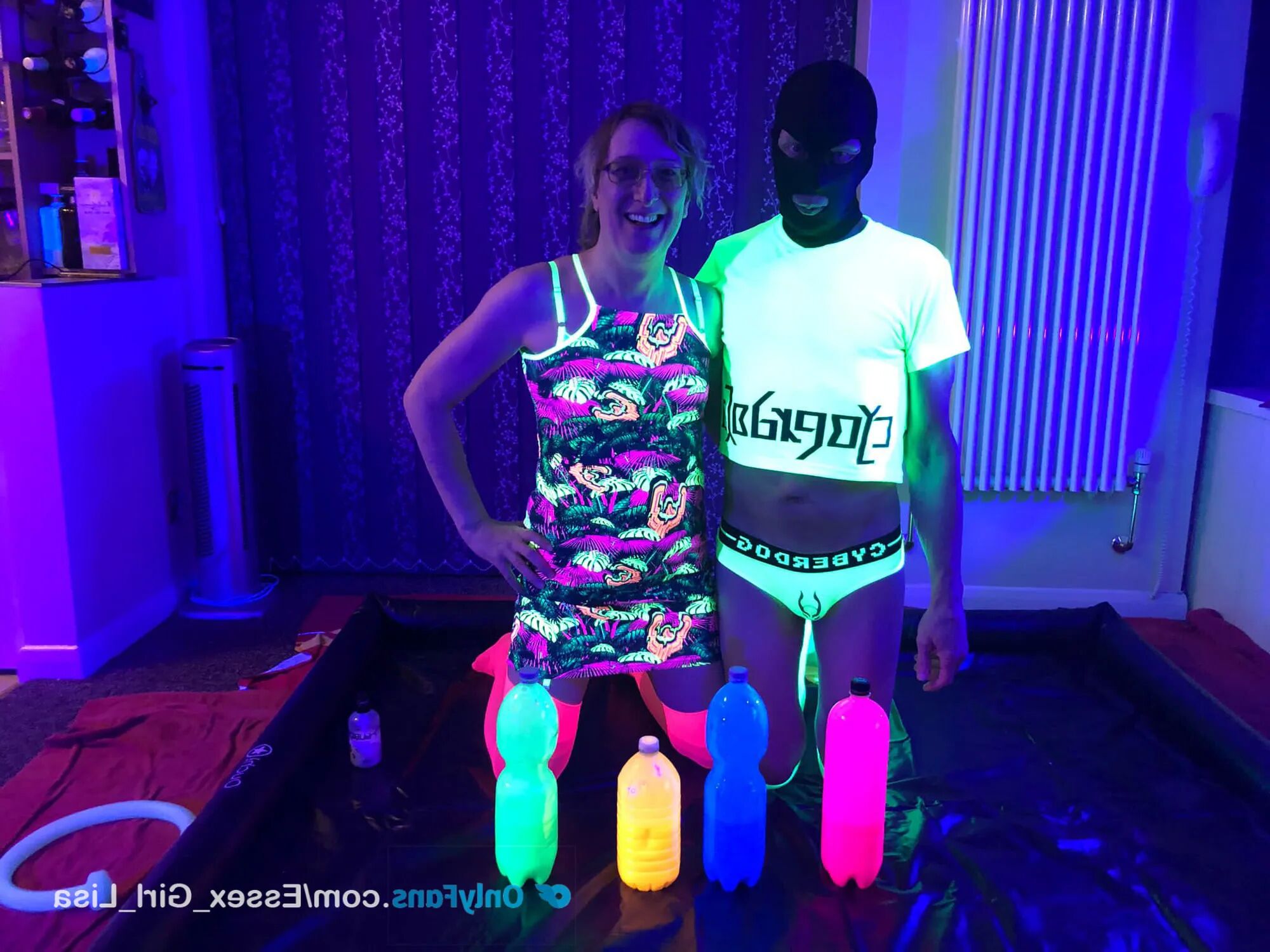 Playing with glow in the dark UV slime with my slave - 14 Pics