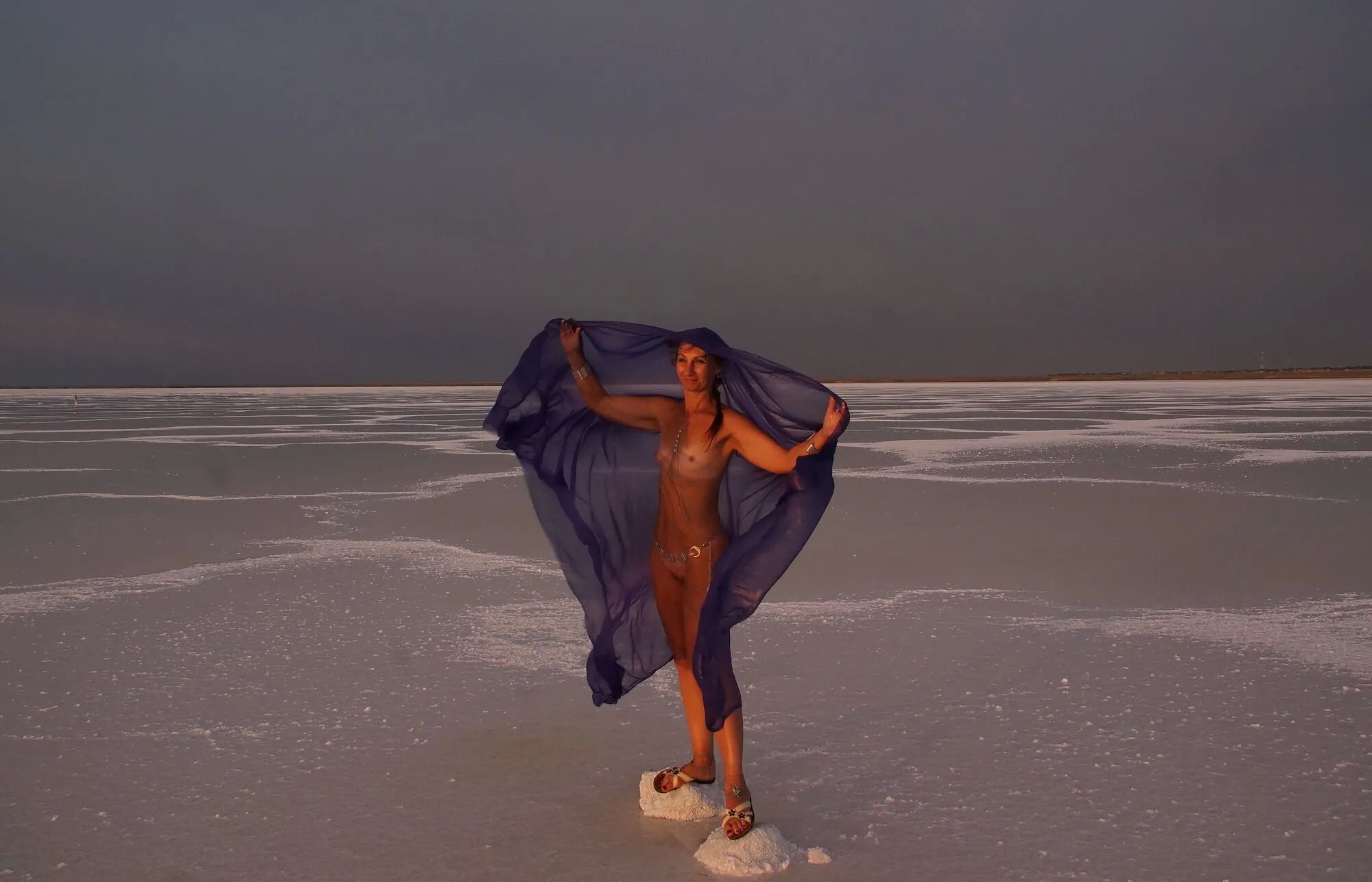 On Sunset-Light with DeepBlue Shawl on Salt- Lake - 39 Pics