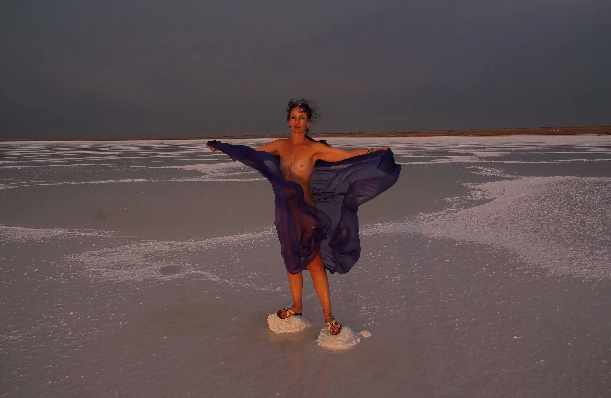 On Sunset-Light with DeepBlue Shawl on Salt- Lake - 39 Pics