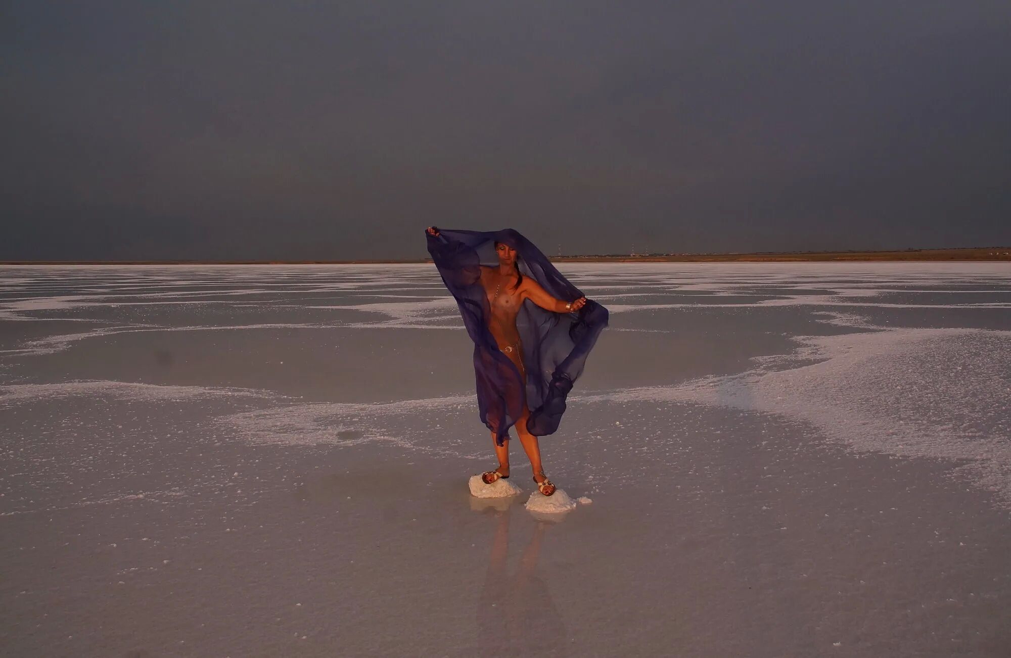 On Sunset-Light with DeepBlue Shawl on Salt- Lake - 39 Pics