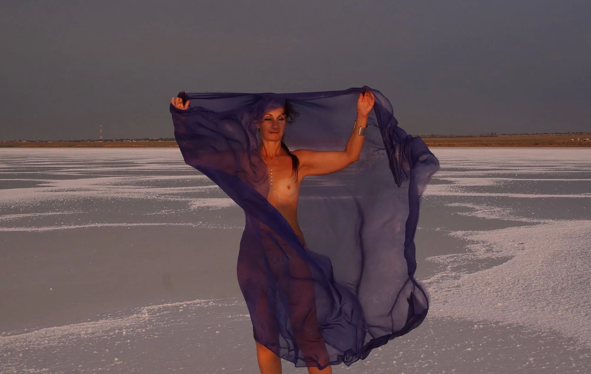 On Sunset-Light with DeepBlue Shawl on Salt- Lake - 39 Pics