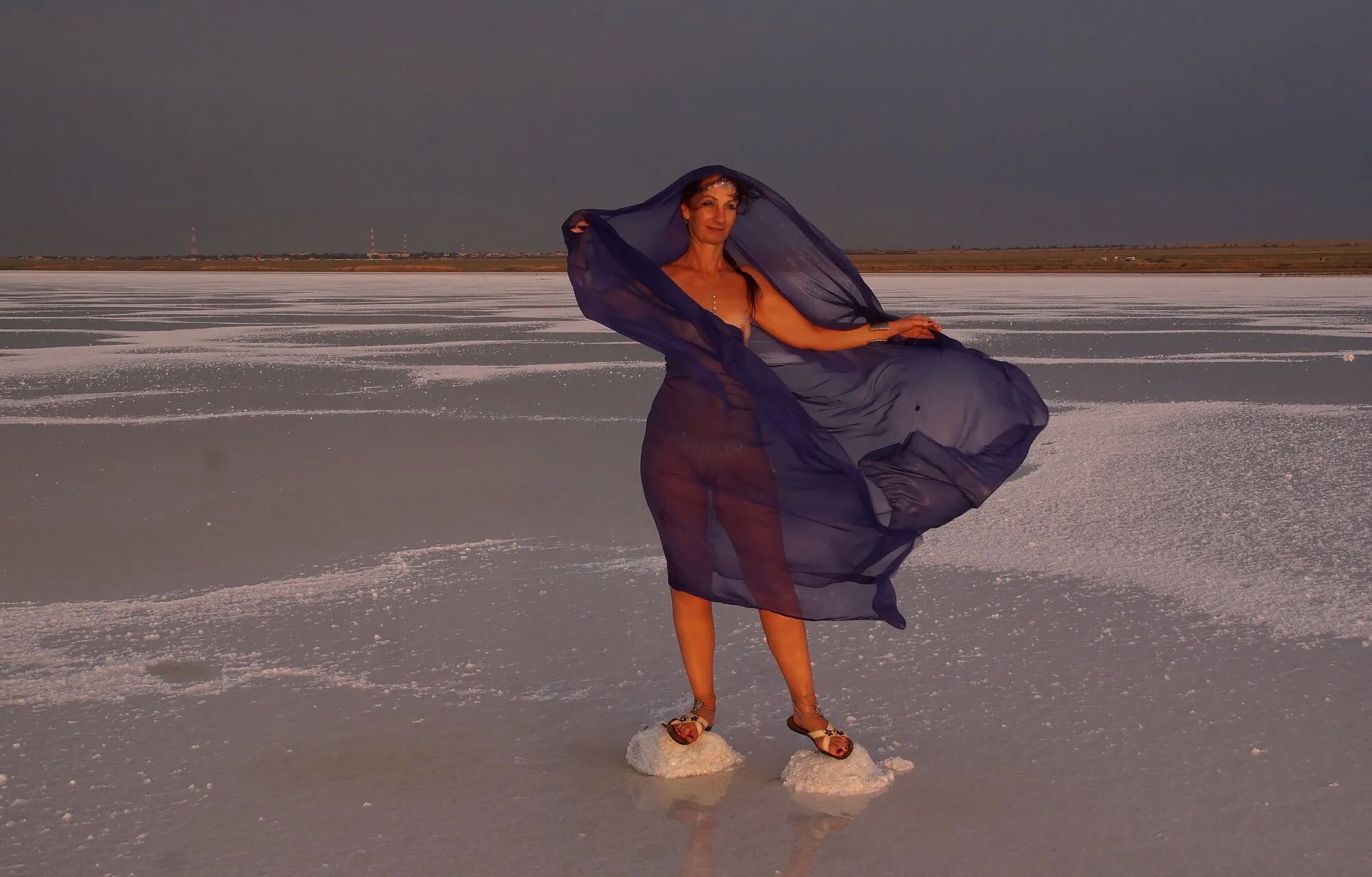 On Sunset-Light with DeepBlue Shawl on Salt- Lake - 39 Pics