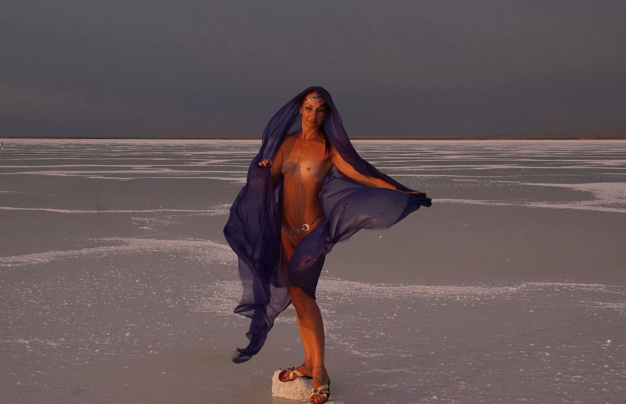 On Sunset-Light with DeepBlue Shawl on Salt- Lake - 39 Pics