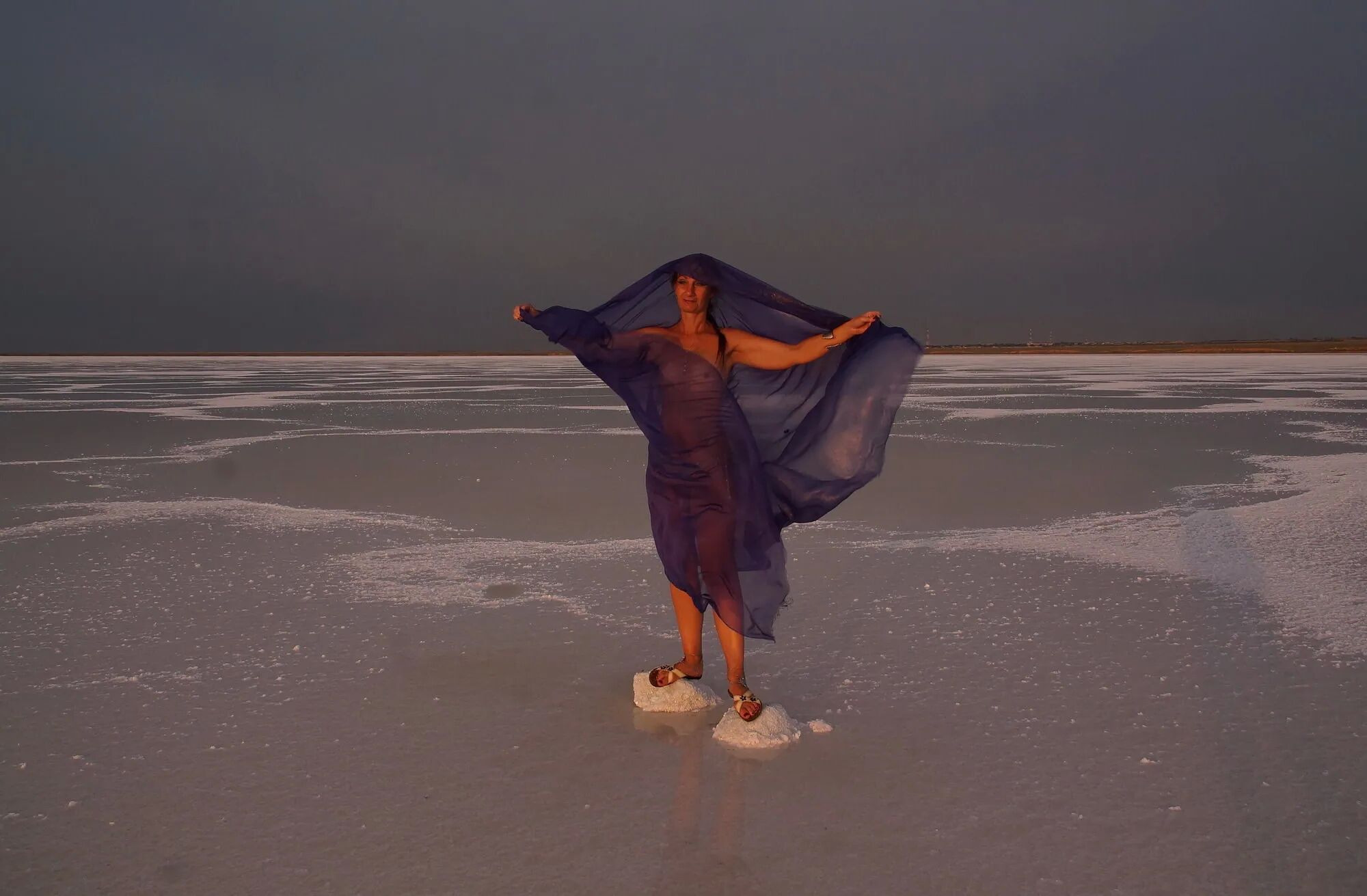 On Sunset-Light with DeepBlue Shawl on Salt- Lake - 39 Pics