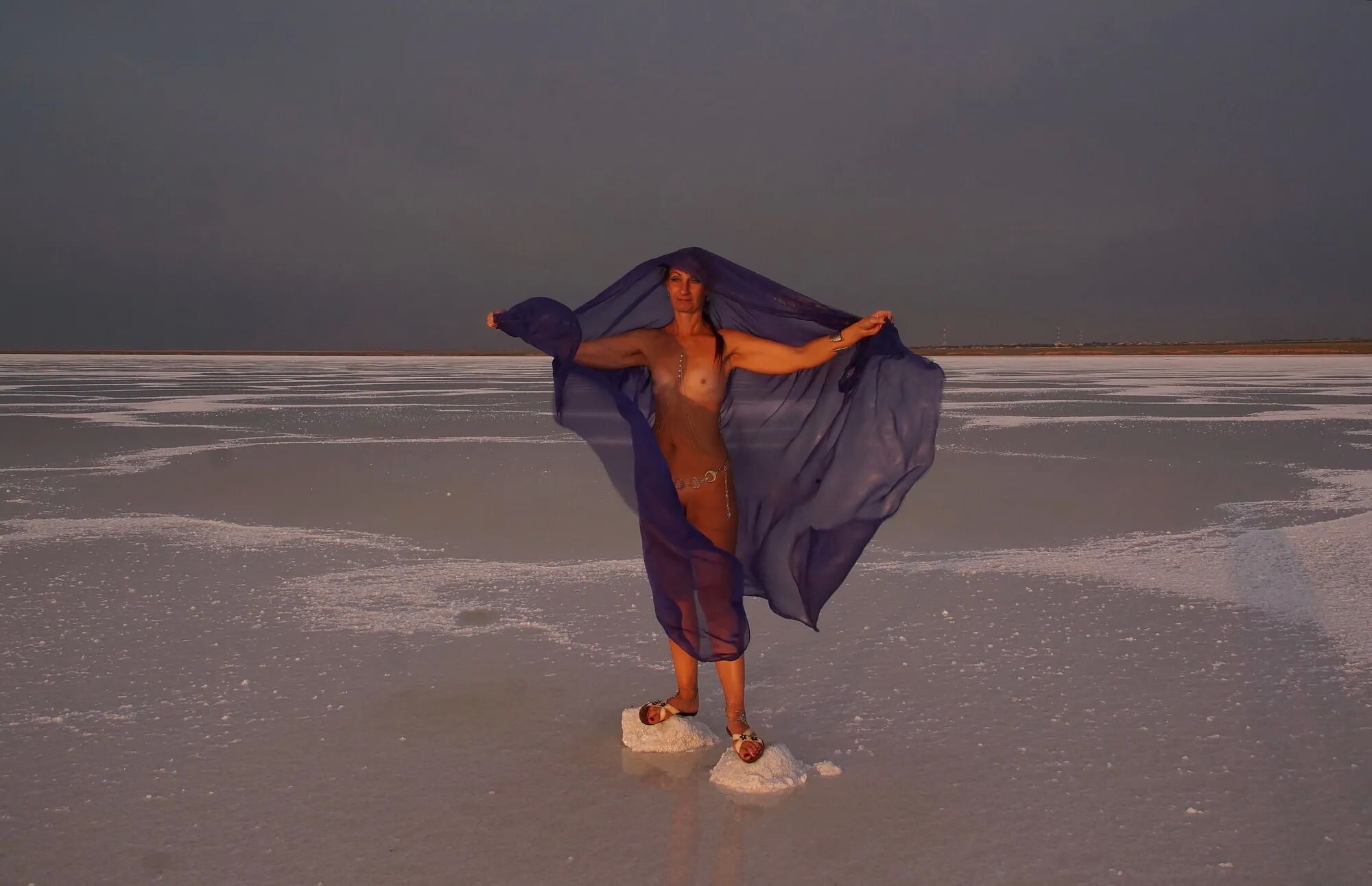 On Sunset-Light with DeepBlue Shawl on Salt- Lake - 39 Pics