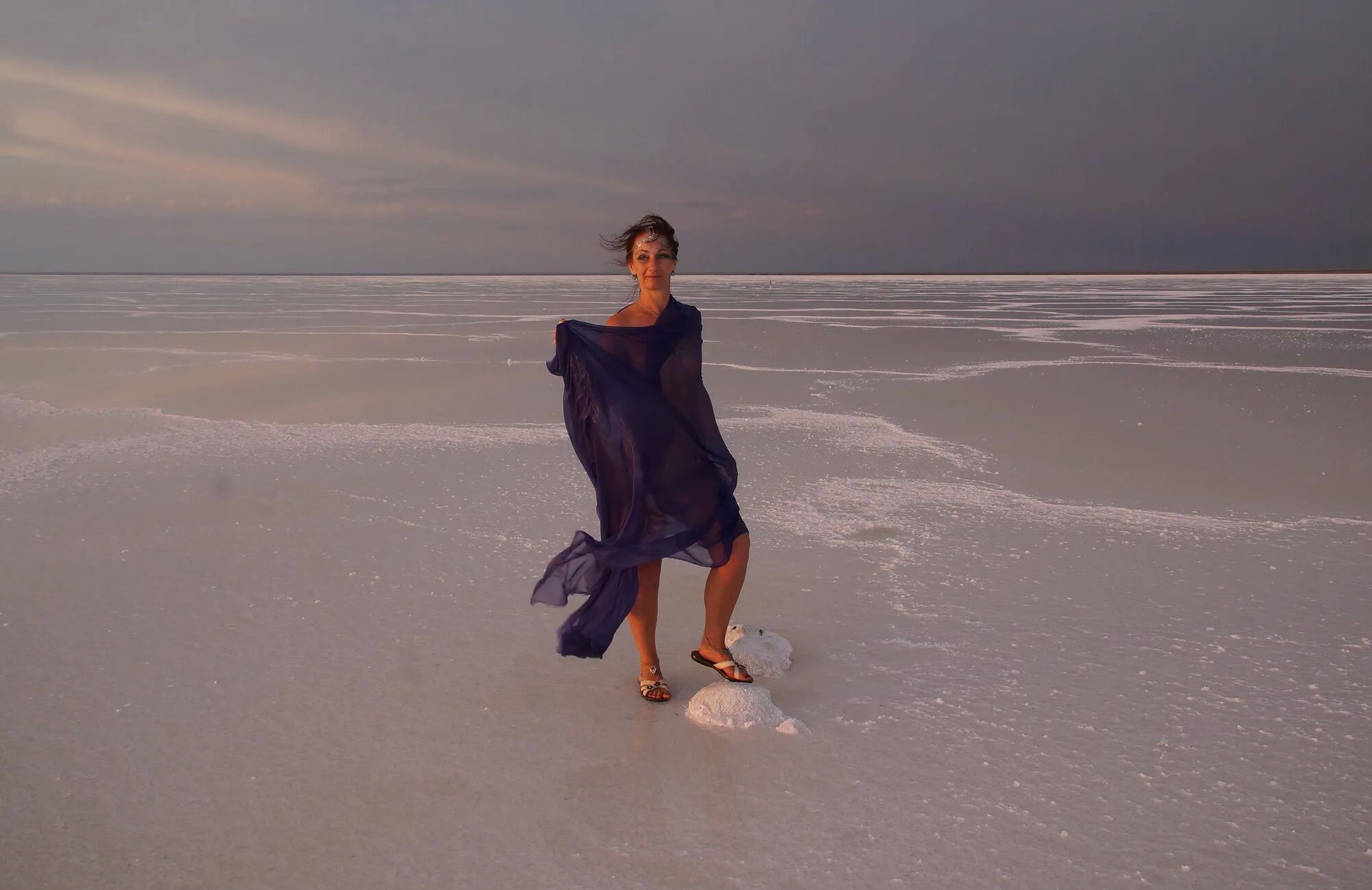 On Sunset-Light with DeepBlue Shawl on Salt- Lake - 39 Pics