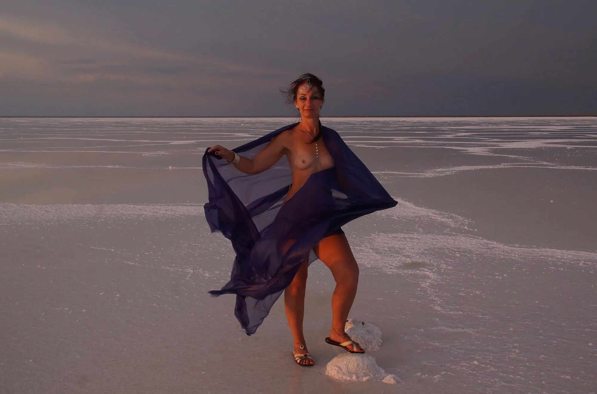 On Sunset-Light with DeepBlue Shawl on Salt- Lake - 39 Pics