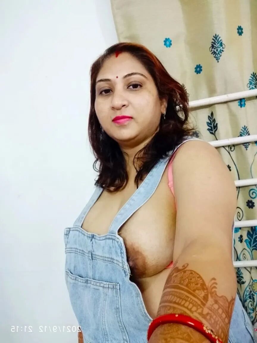 Desi bhabhi shweta - 29 Pics