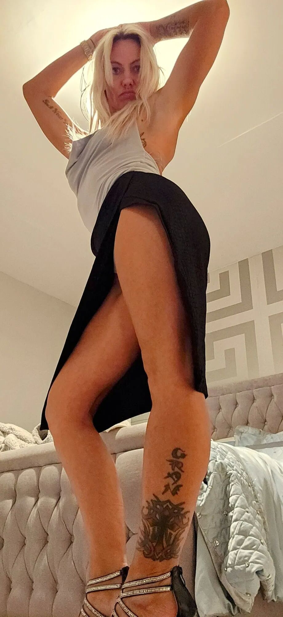Amateur Blonde milf teases - 14 Pics
