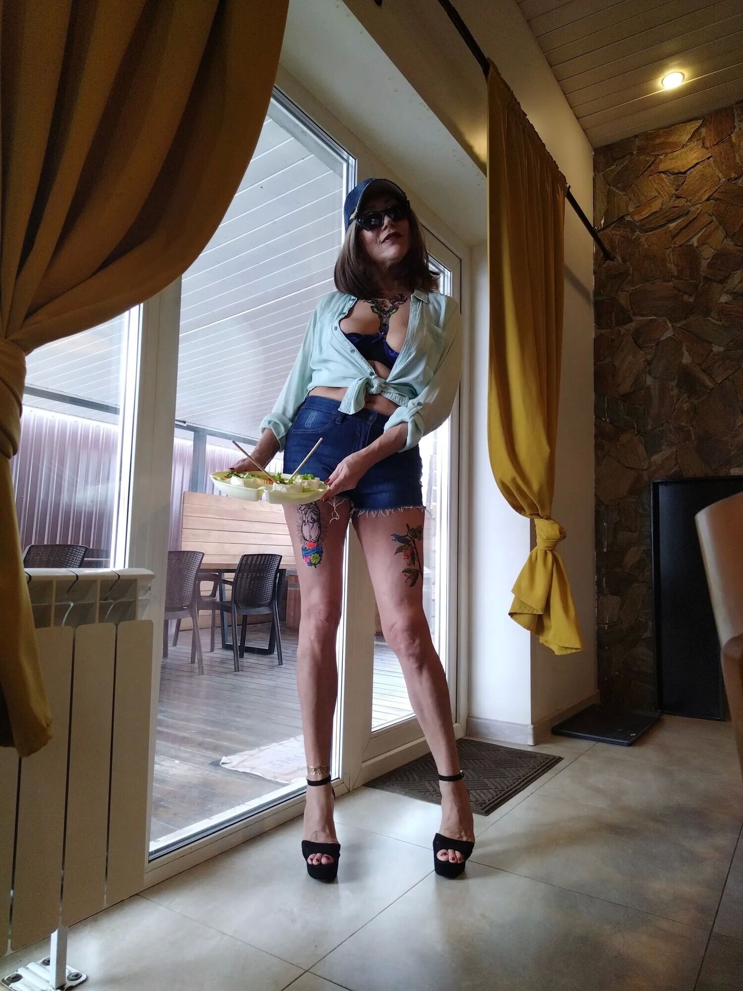 Slutty waitress posing on the table - 39 Pics