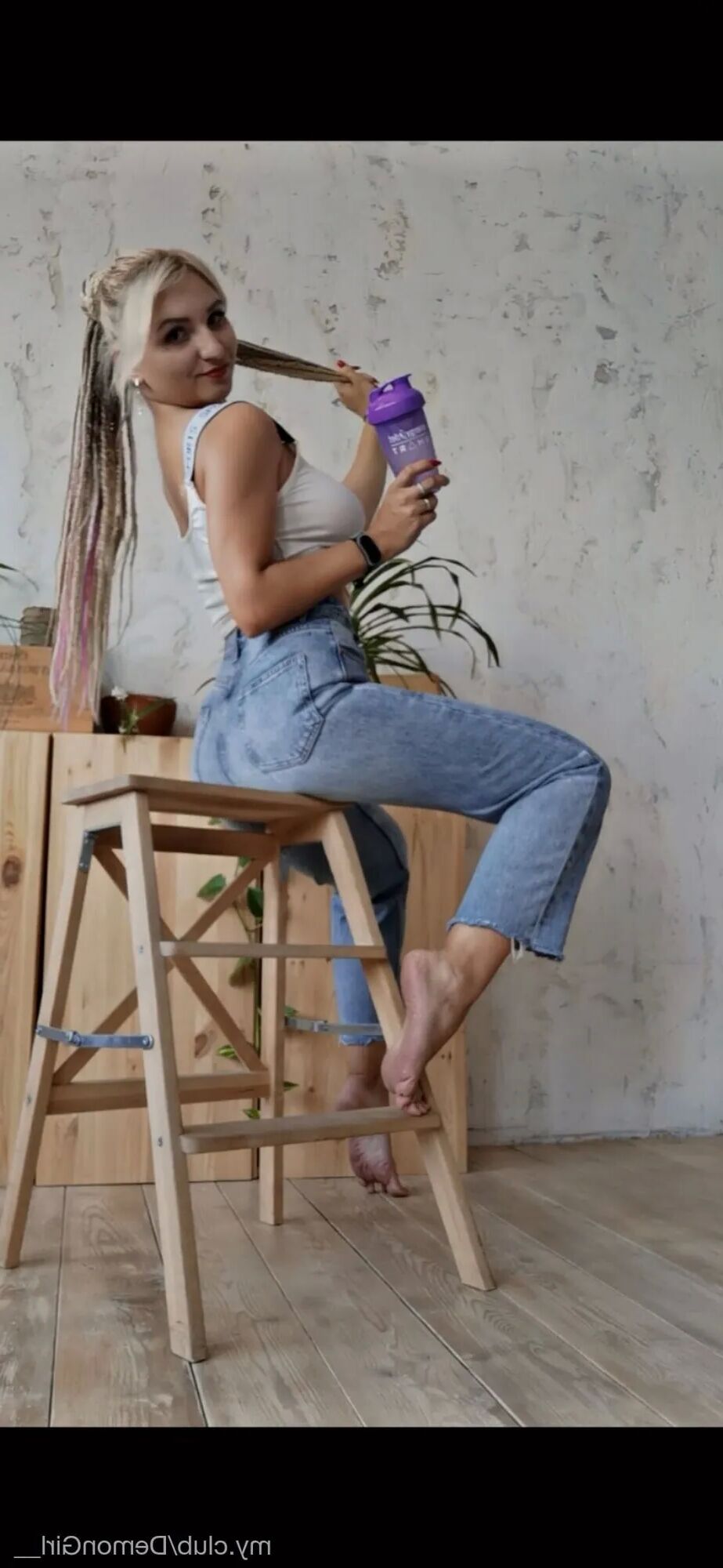 Lou Free Photos - 66 Pics