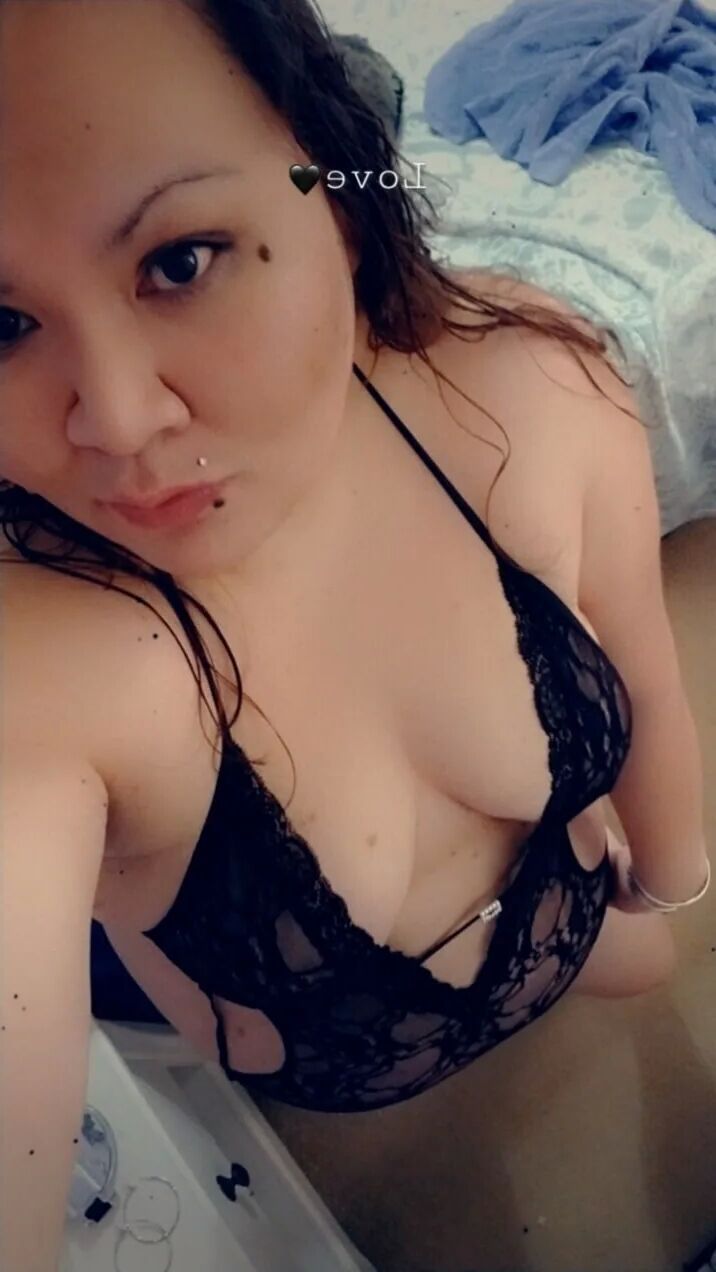 Hawaiian BBW - 17 Pics