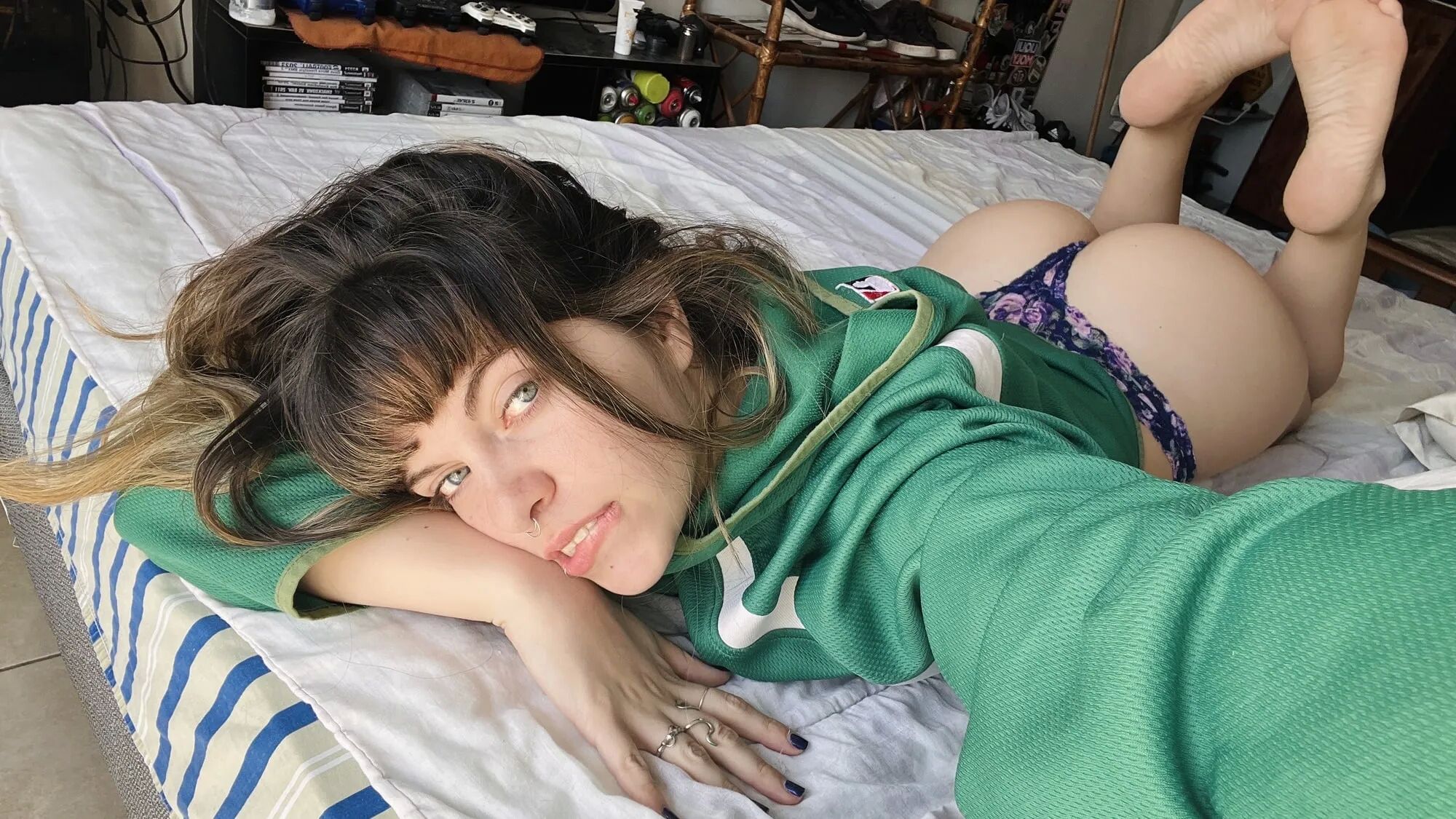 Wearing green for good luck - 9 Pics