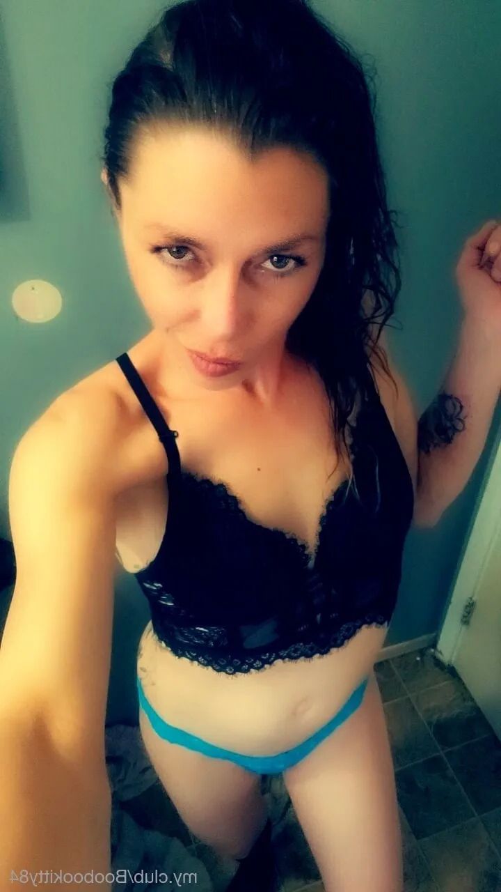 Boobookitty Free Photos - 11 Pics