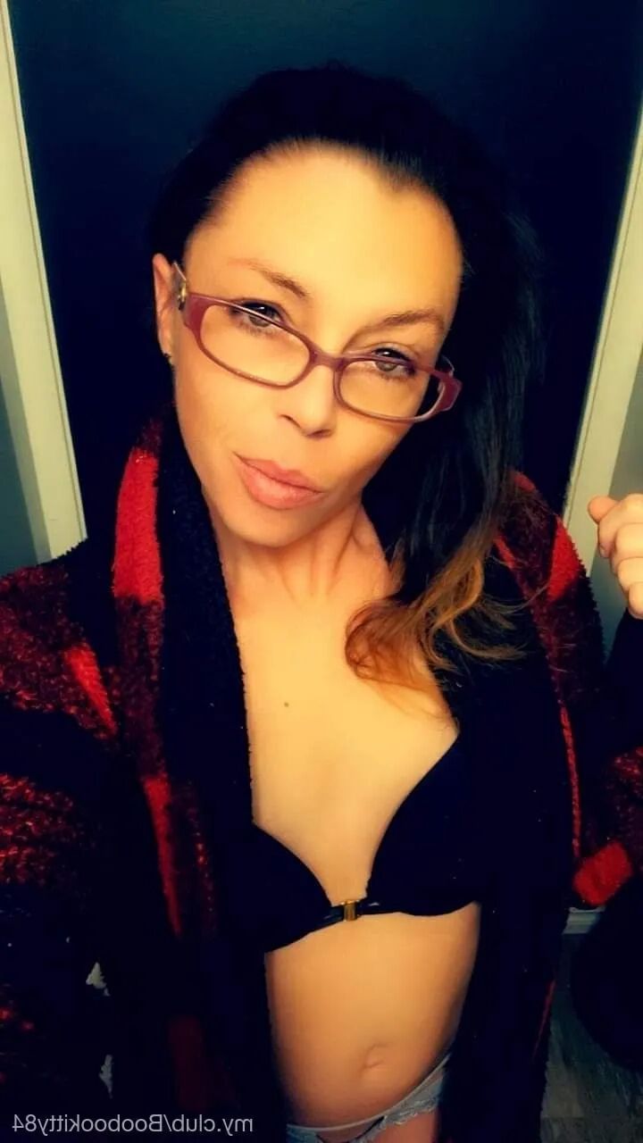 Boobookitty Free Photos - 11 Pics