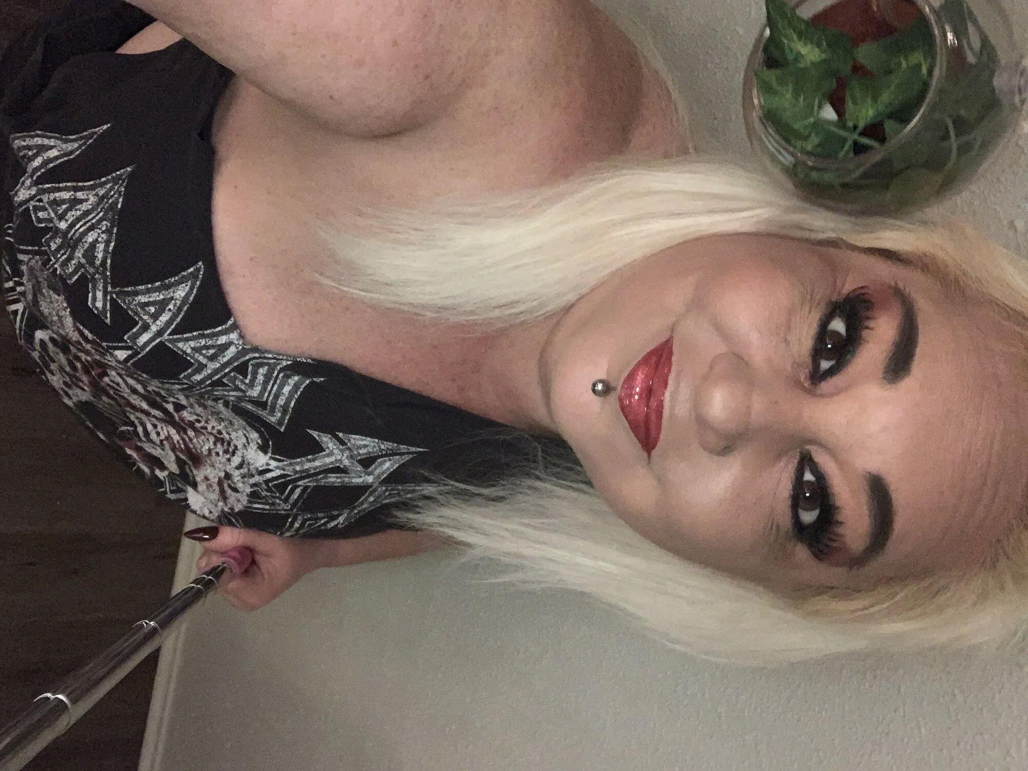 Horny hot step mom teachers how to masturbate - 17 Pics