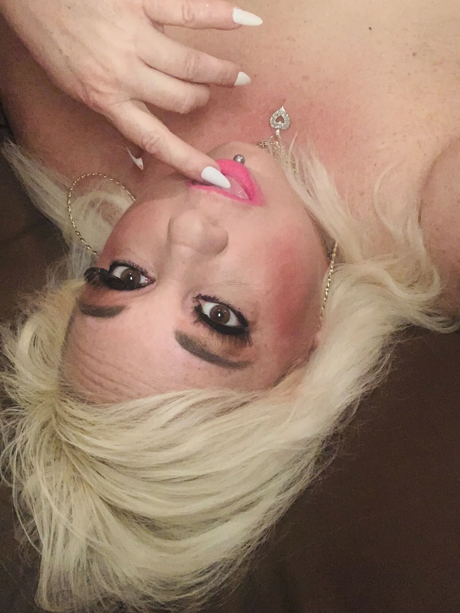 Horny hot step mom teachers how to masturbate - 17 Pics
