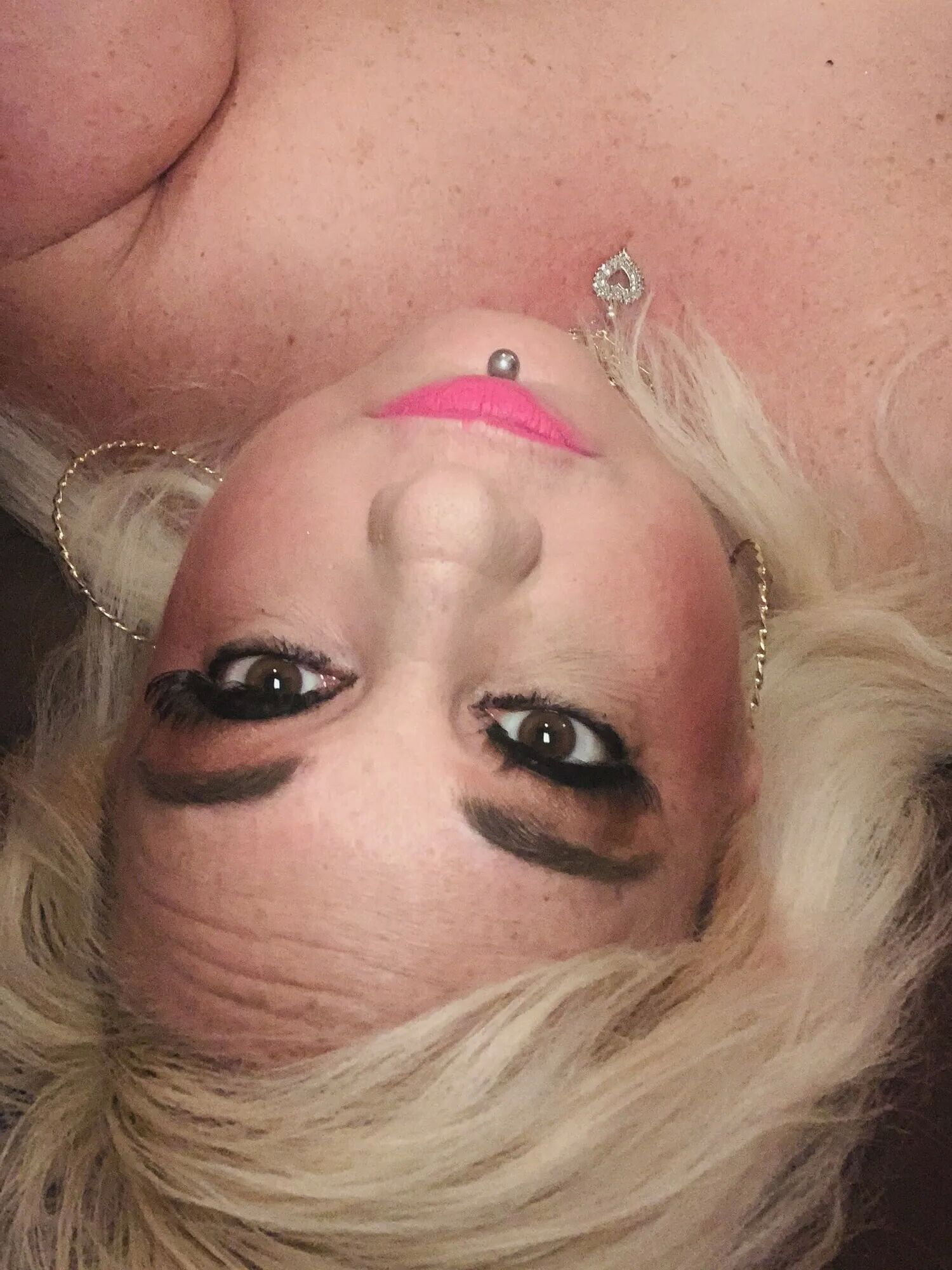 Horny hot step mom teachers how to masturbate - 17 Pics
