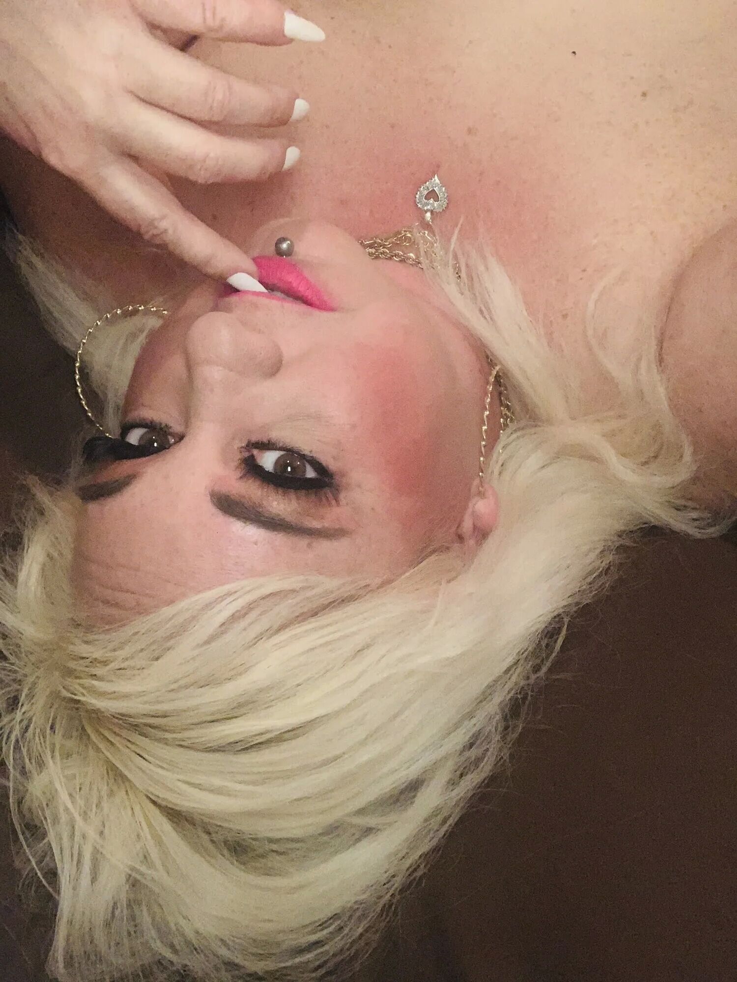 Horny hot step mom teachers how to masturbate - 17 Pics