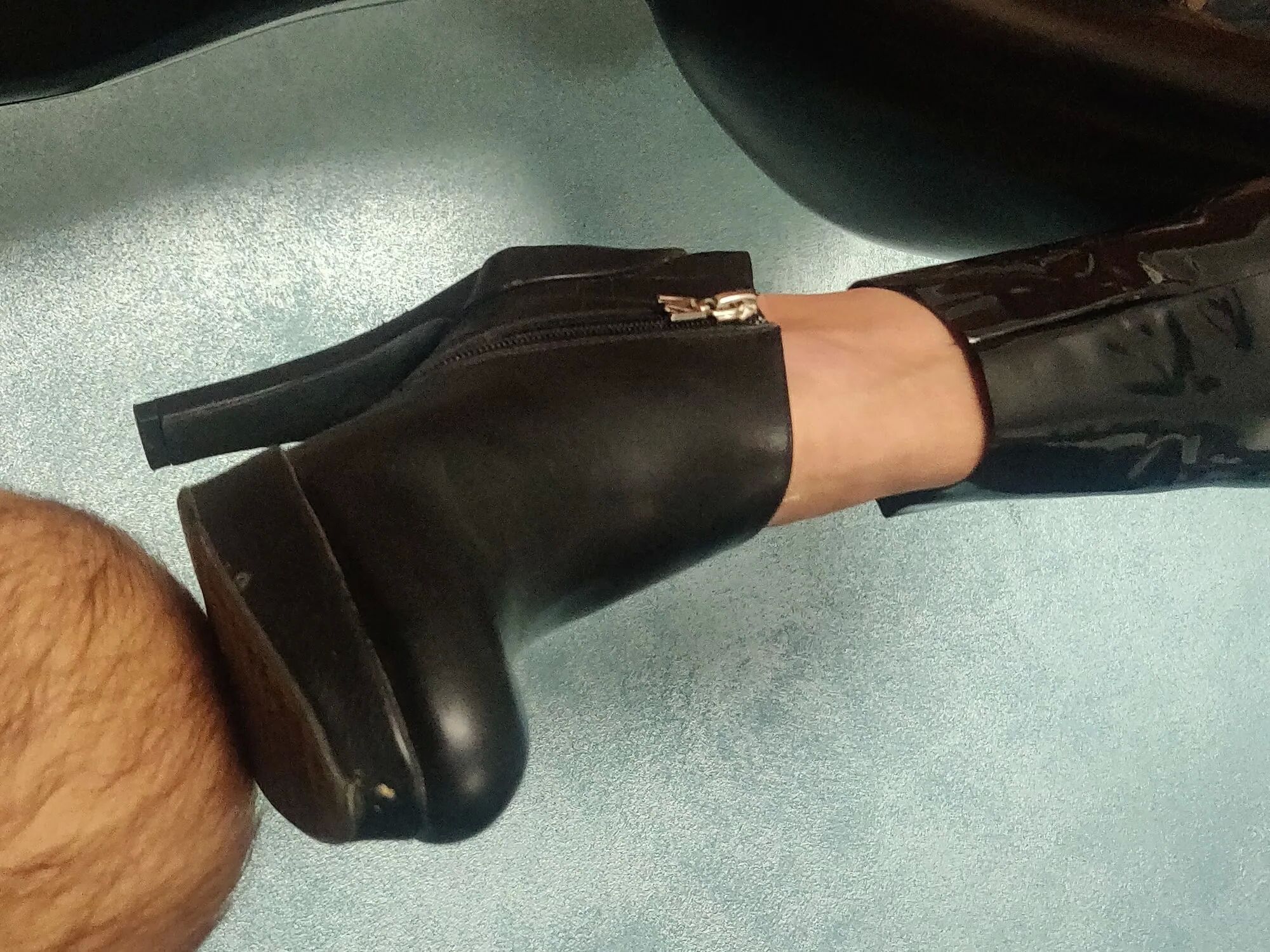 Real couple in a fetish game - 18 Pics