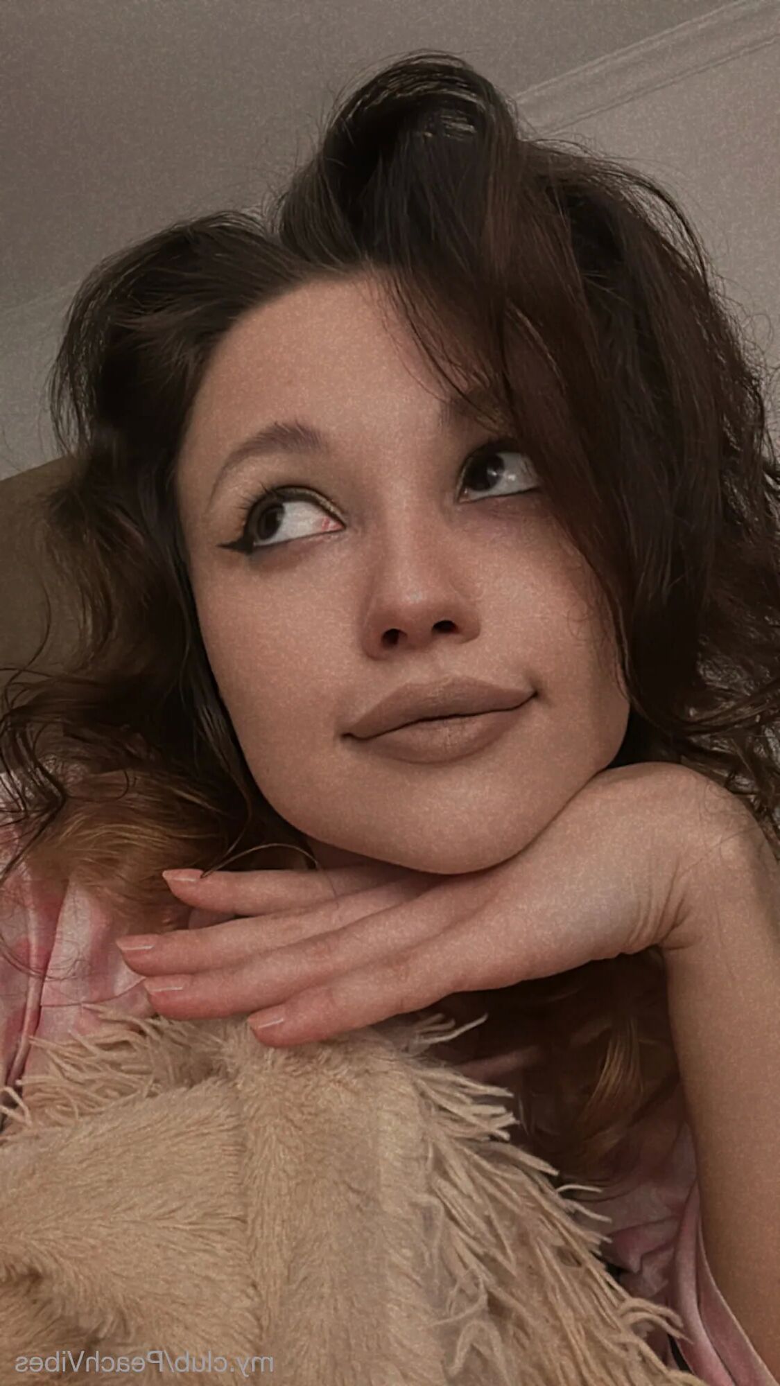 Lili Free Photos - 9 Pics