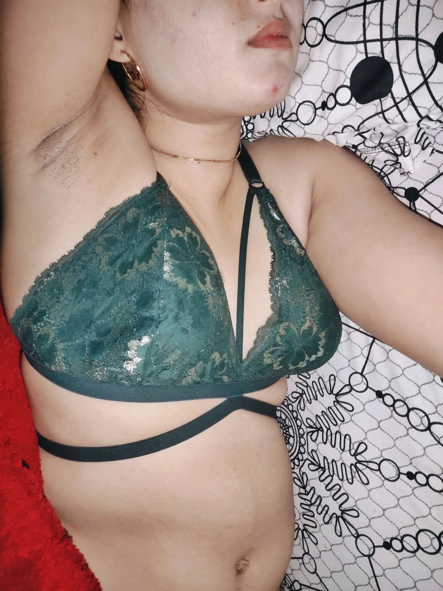 My Armpits in green bra - 12 Pics