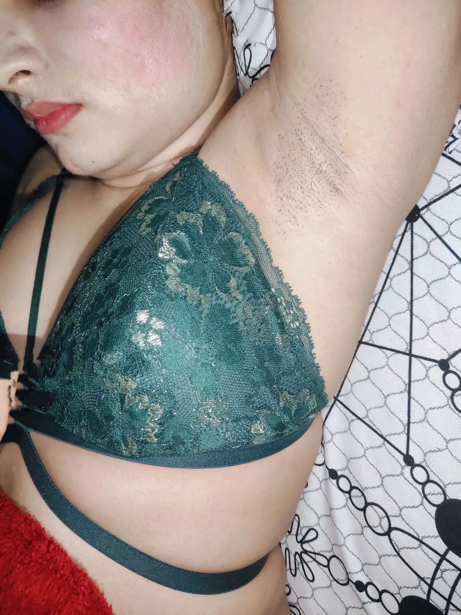 My Armpits in green bra - 12 Pics